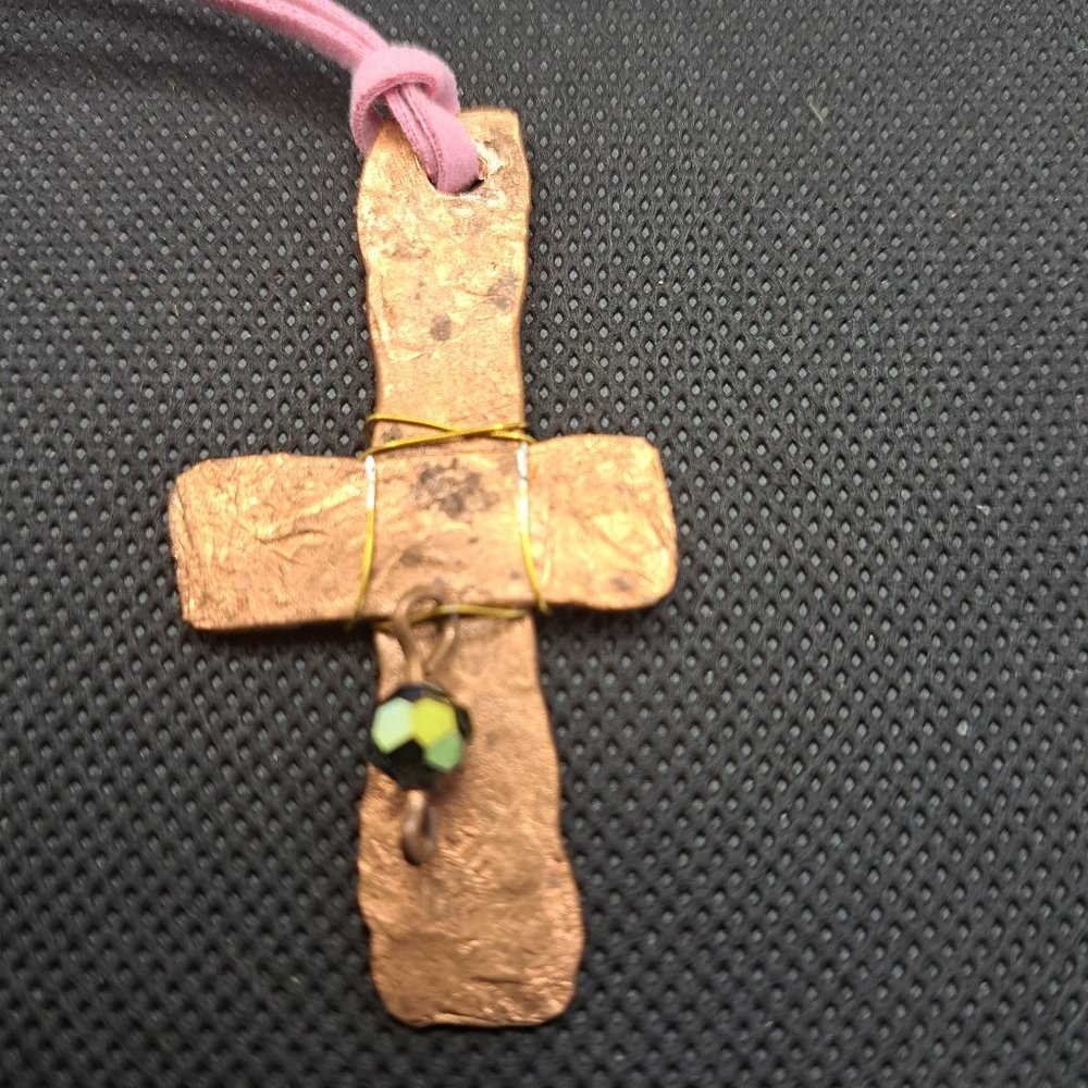 Upcycled Pendant from a copper wire hammered. Unique design